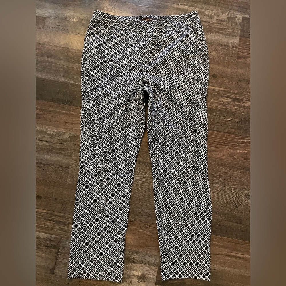 Dana Buchman Black and White Geometric Print Pants